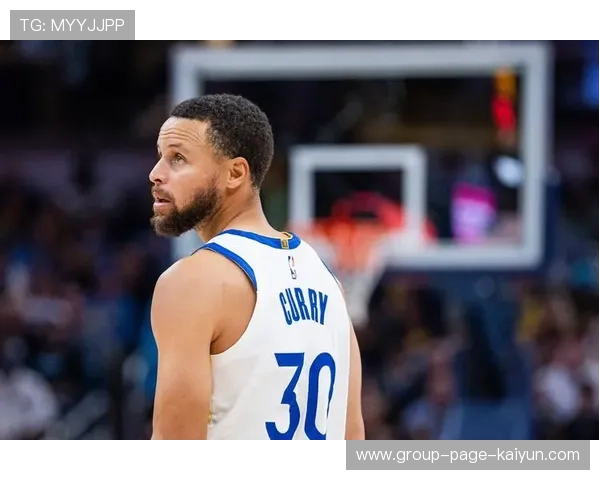 库里三分开火，勇士在外线完成反扑