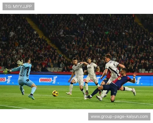 弧线传球的瞬间美学：费兰托雷斯接弧线传球顺势打门的启示